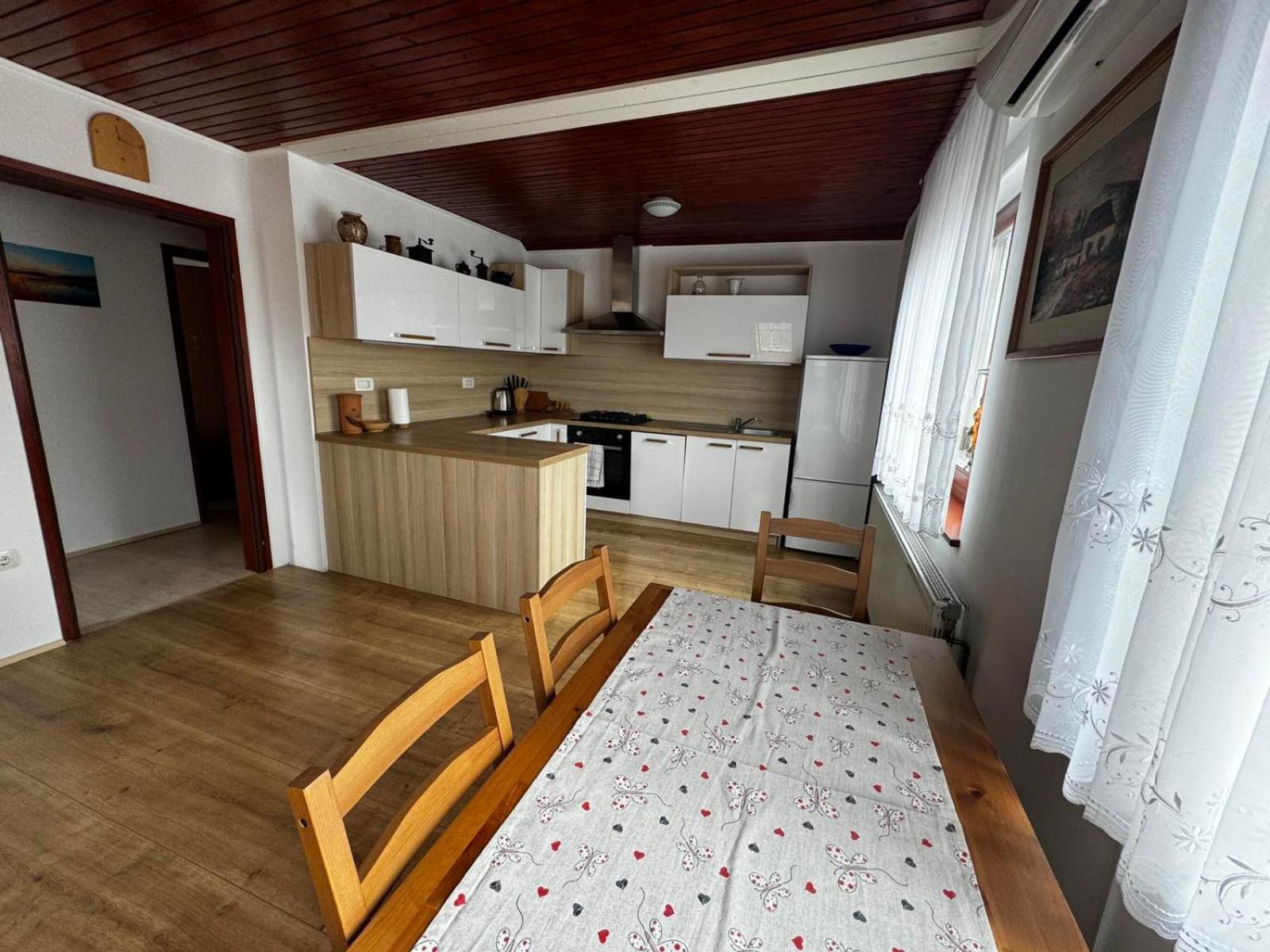 Rooms Apartma Cerknica Kültér fotó