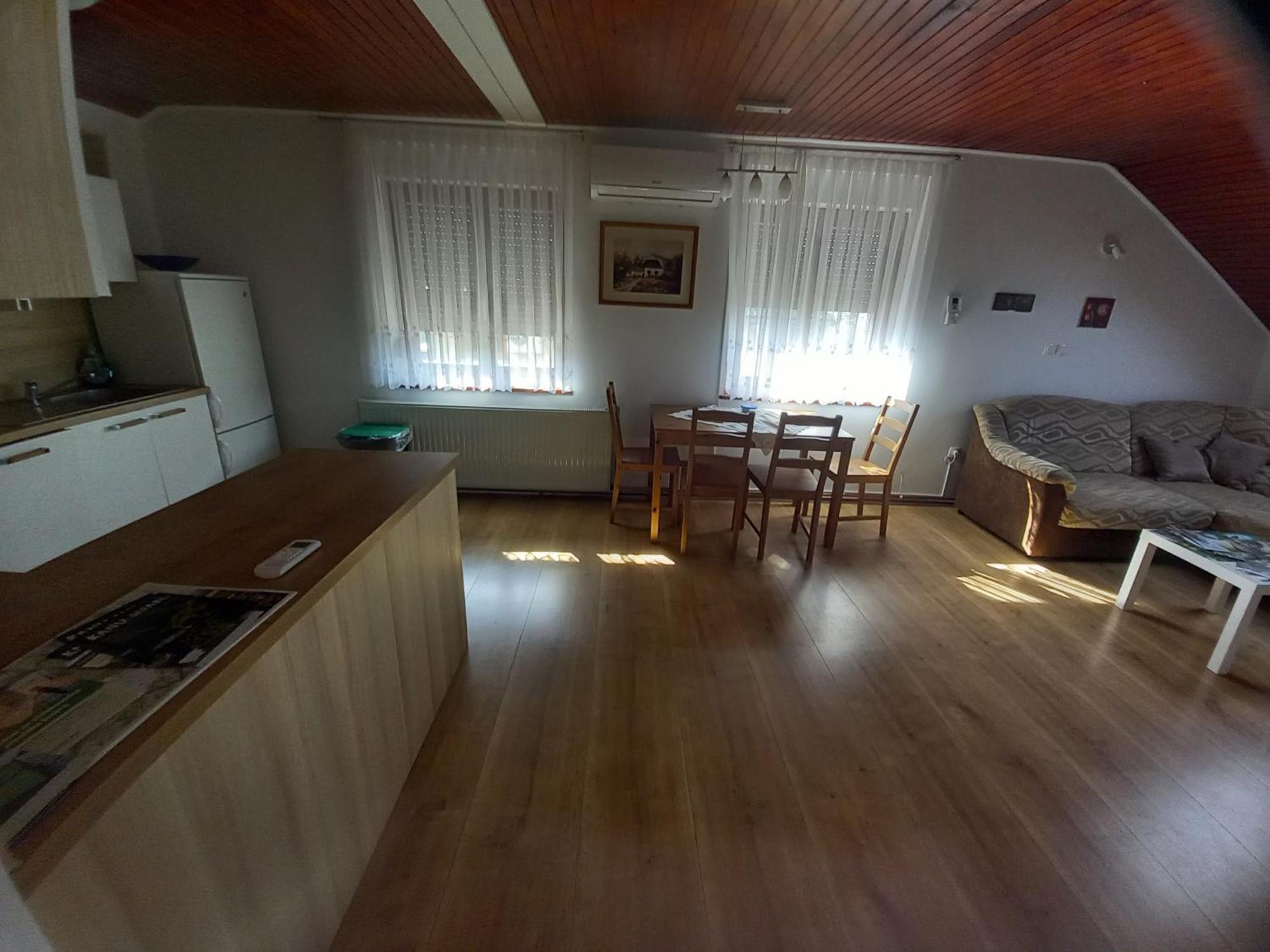 Rooms Apartma Cerknica Kültér fotó